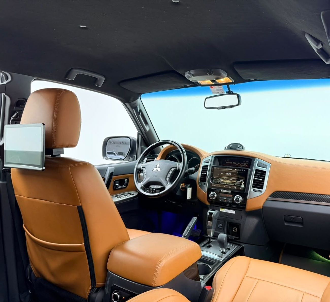 Mitsubishi Pajero GLS H/L SIGNATURE EDI 2020 Mitsubishi Pajero Signature Edition, Warranty, Full Service History, Low Km, Fully Loaded, GCC