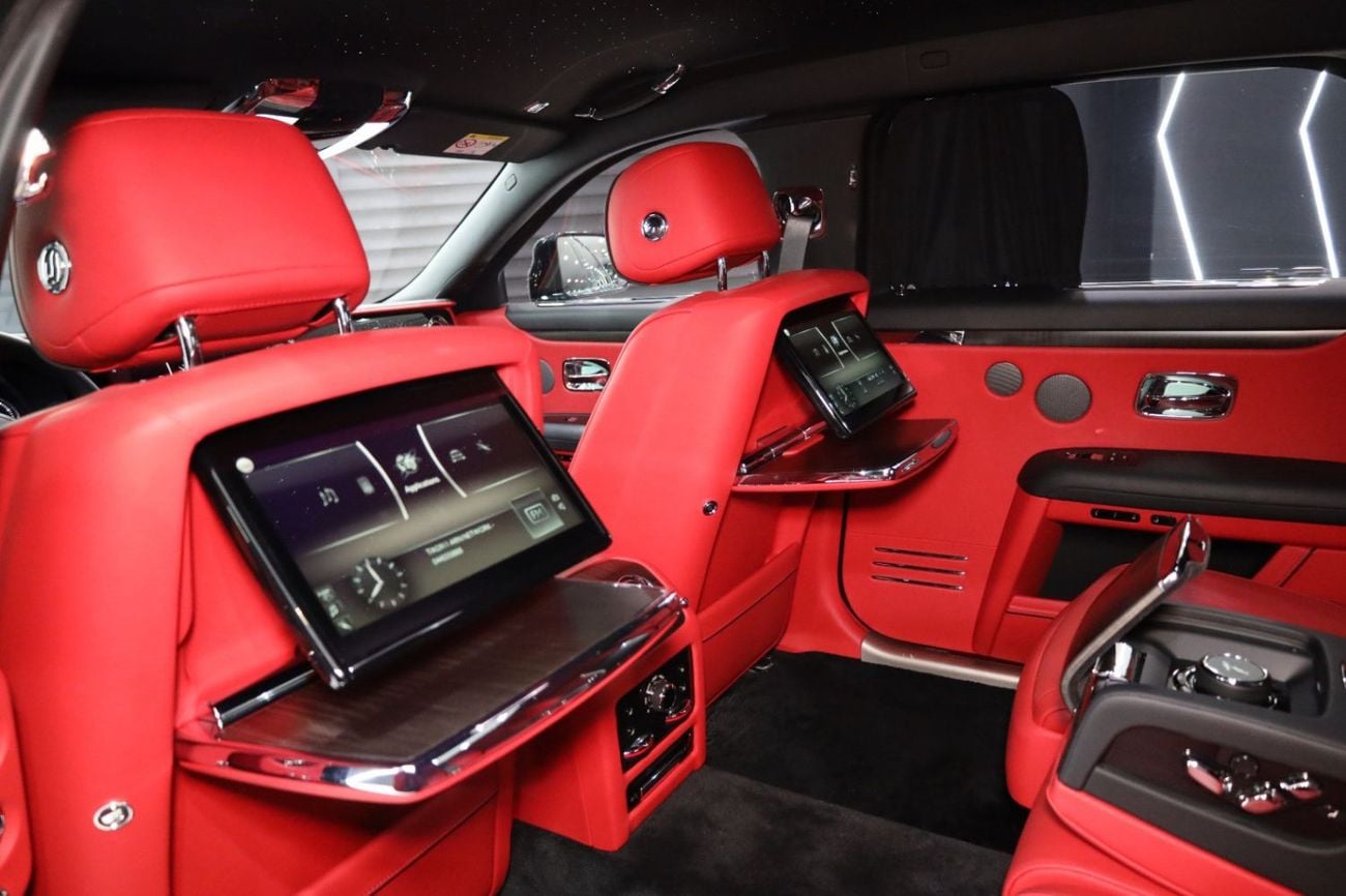رولز رويس جوست EWB, Rear Entertainment, Starlight, Illuminated Grille, GCC Specs!!