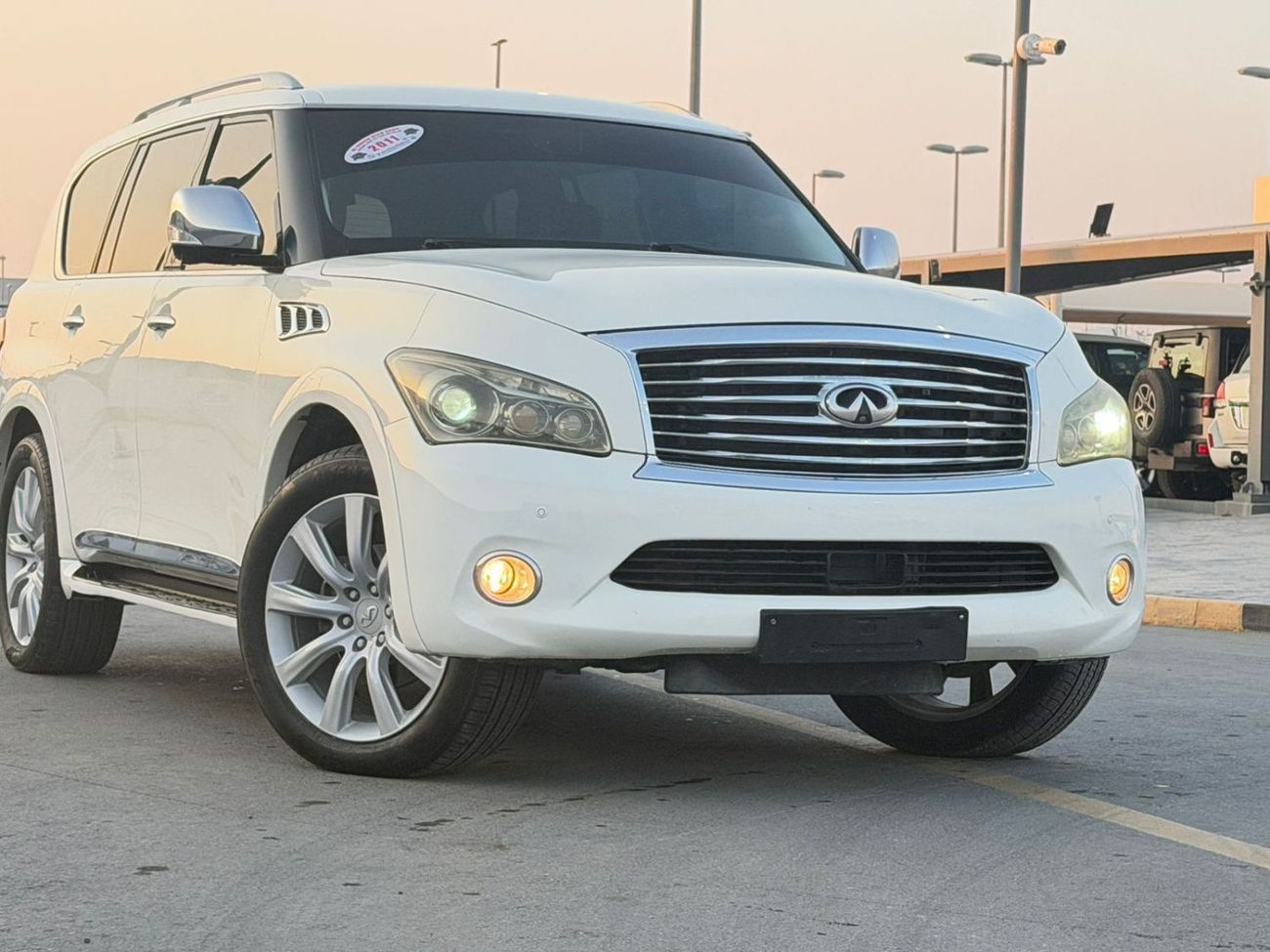 Infiniti QX56 Full option, number one
