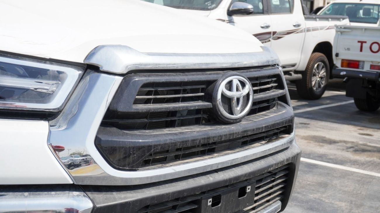 تويوتا هيلوكس GLS 2.7L AWD