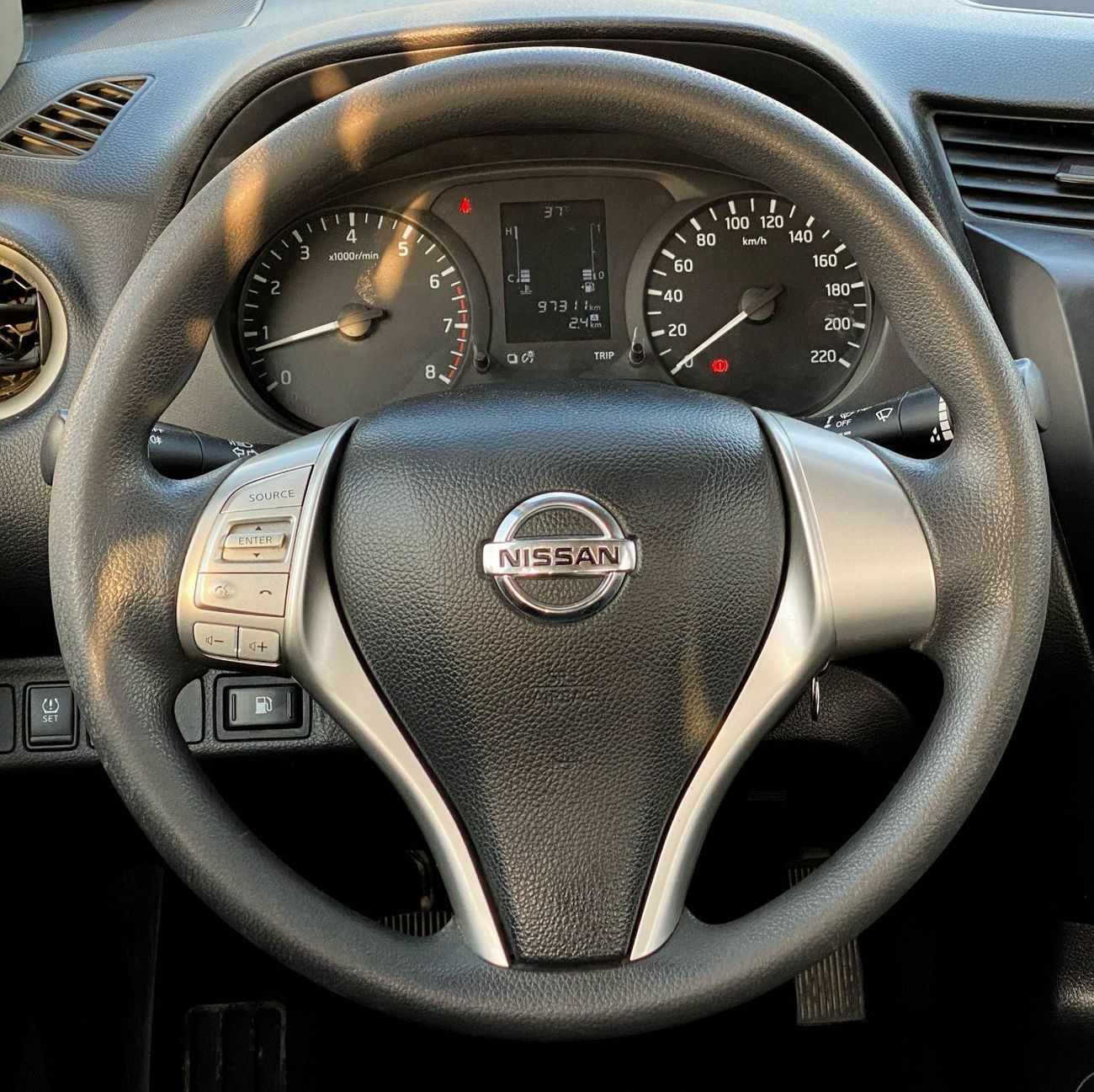 Nissan Navara Std 2.5L RWD M/T Nissan Navara 2022 2.5L RWD Manual GCC Accident-Free, In Excellent Condition, 769 P