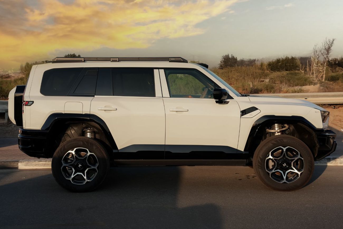 دونج فينج إم هيرو إم 817 M-Hero M817 Pro 1.5T Plug-in Hybrid 0km