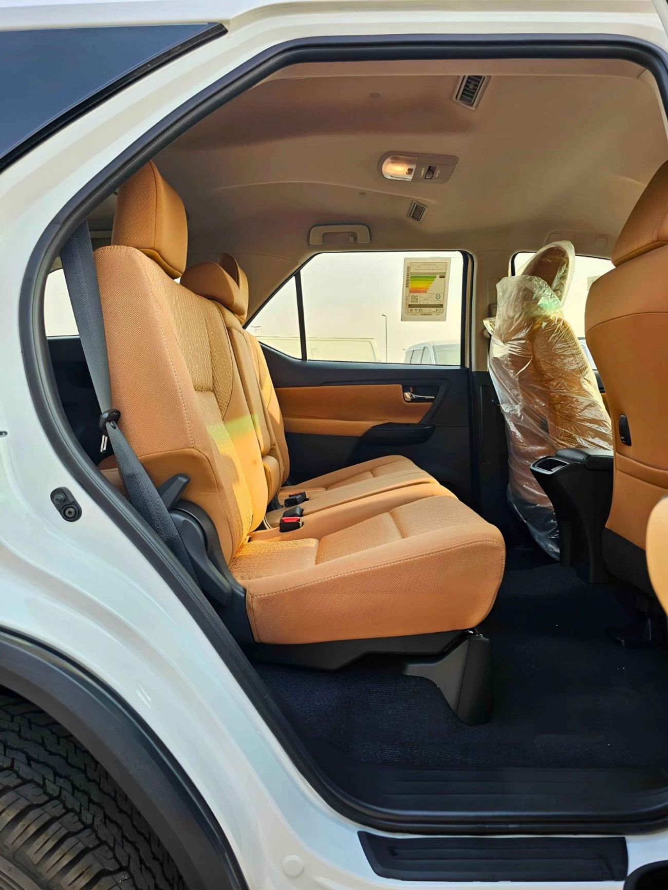 Toyota Fortuner 2.4L V4 DIESEL / MANUAL A.C / MID OPTION 4WD (CODE # FD24B)