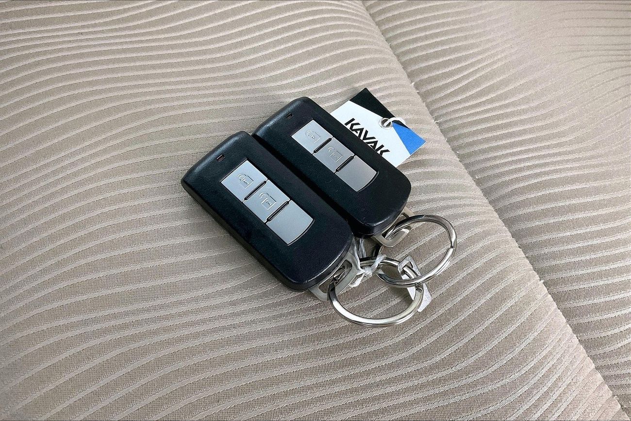 Mitsubishi Montero GLS Mid| 1 year free warranty | Flood Free