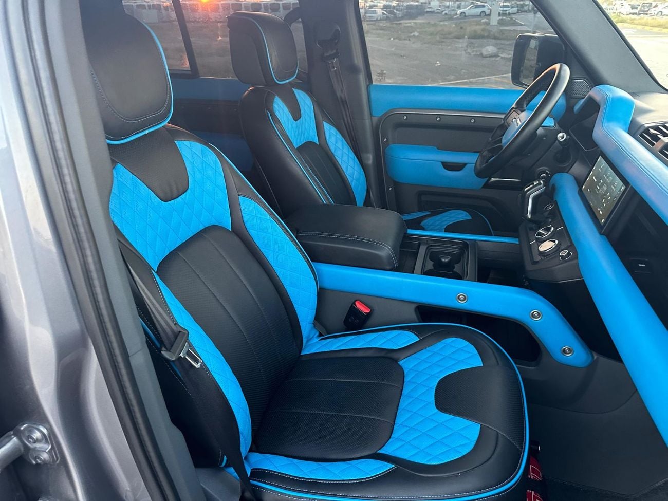 لاند روفر ديفندر 110 HSE P400 3.0L