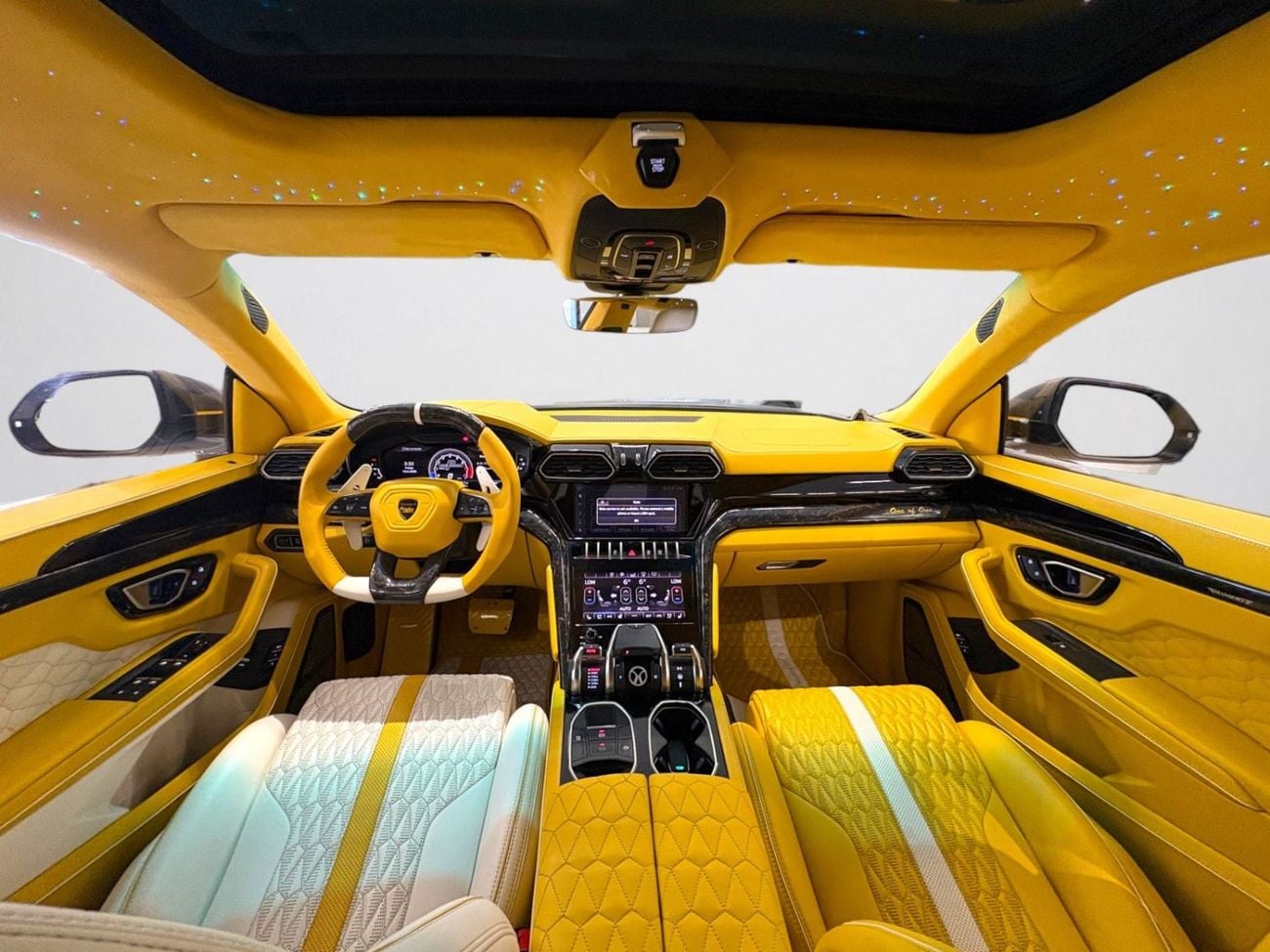لامبورغيني اوروس STD AED 13,330 P.M | 0% DOWN PAYMENT | LAMBORGHINI URUS (VENATUS EVO S P900 KIT) | 4.0L TWIN-TURBO V