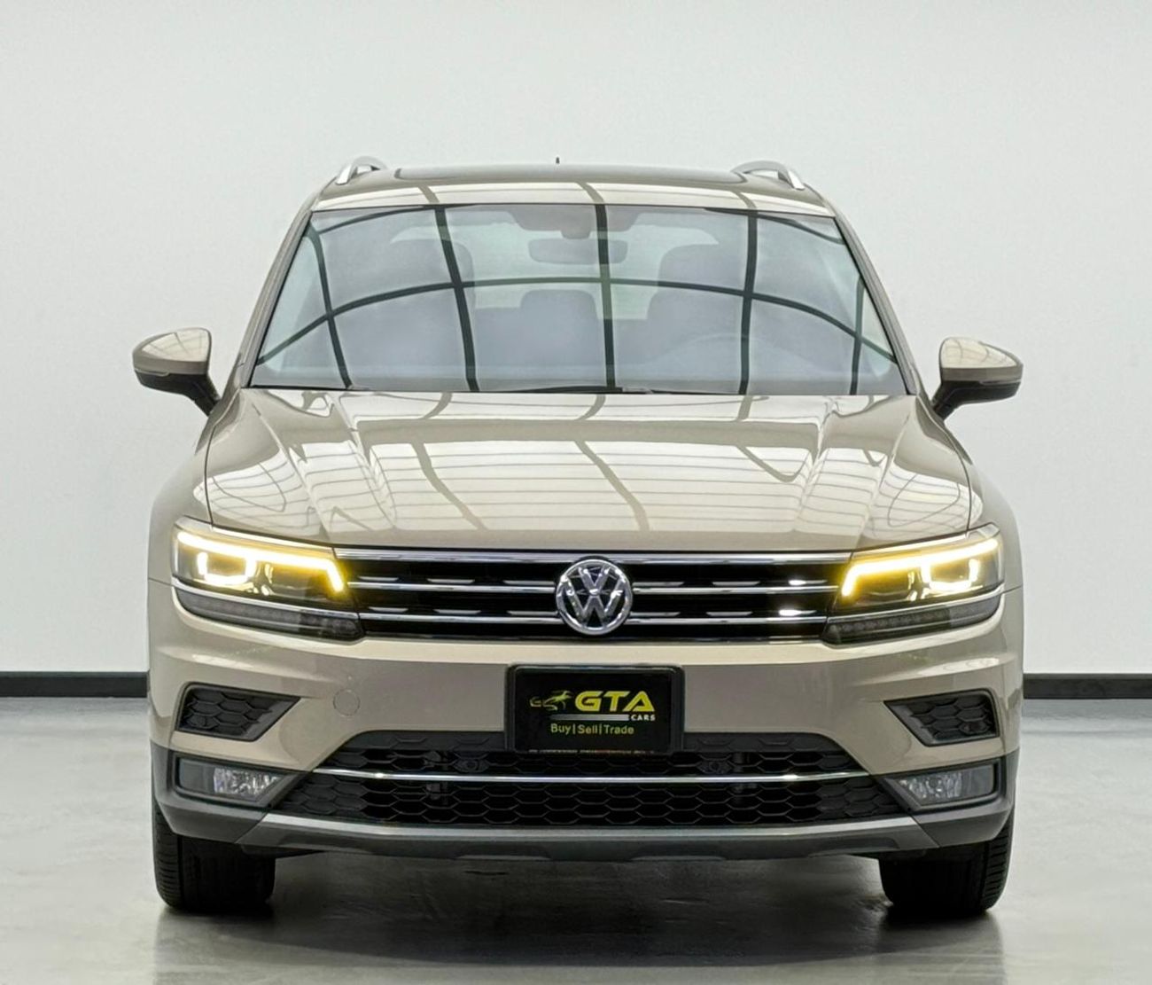 Volkswagen Tiguan SEL 2.0L 2019 Volkswagen Tiguan SEL, Warranty, Full Volkswagen Service History, Excellent Condition,