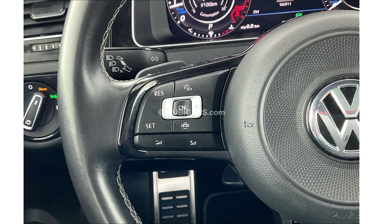 Volkswagen Golf R - Leather w/sunroof