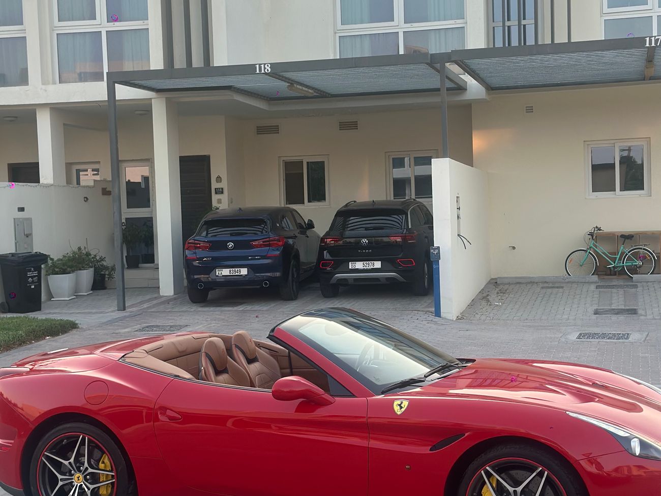 Ferrari California T show room level -zero Accedent- under warranty-