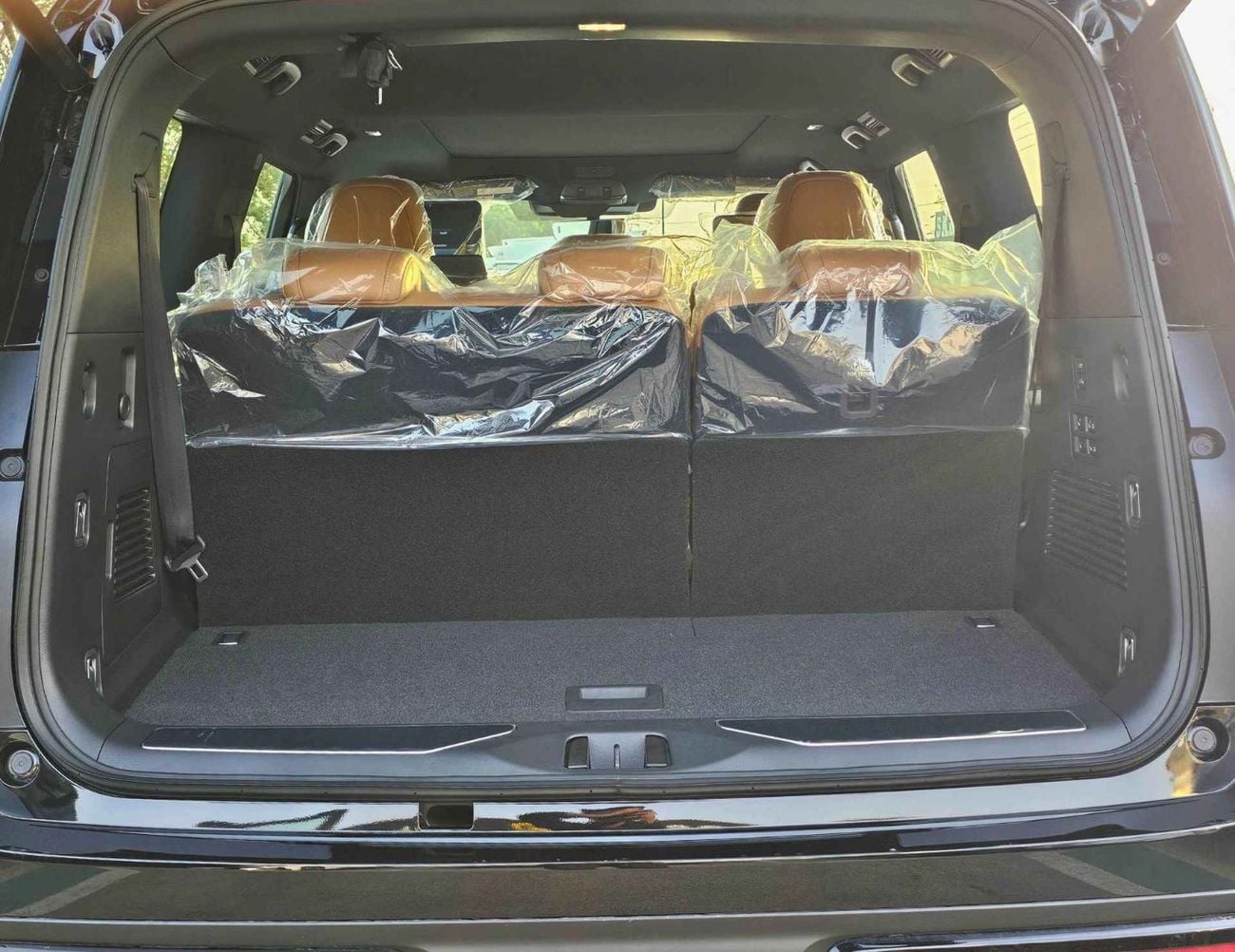 Nissan Patrol LE PLATINUM TWIN TURBO / 3.5 V6 PETROL/FULL OPTION WITH RR ENTERTAINMENT SCREEN (CODE # LE PLATINUM)