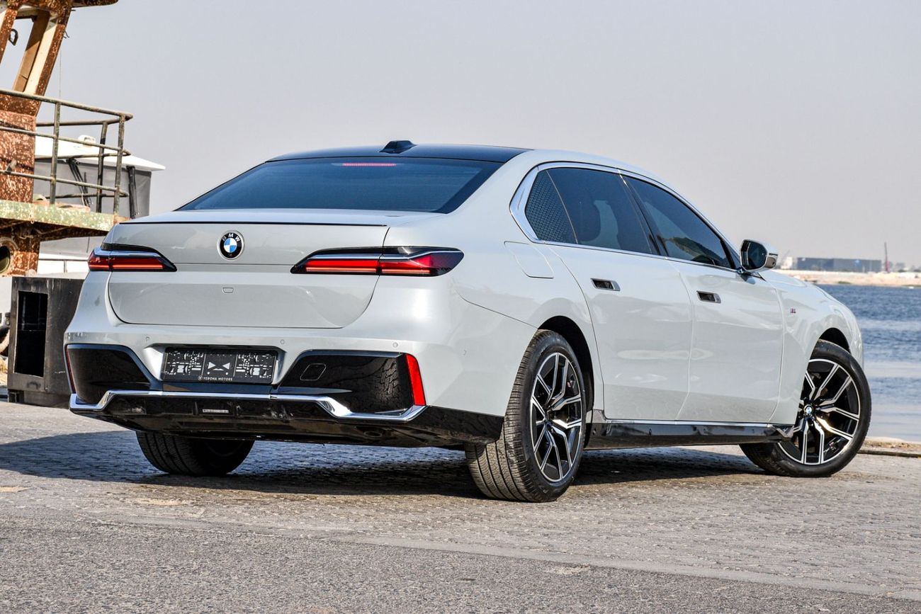 BMW 740Li 740M 2023 FULL OPTION