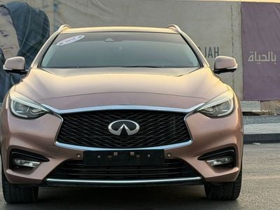 Infiniti Q30 
