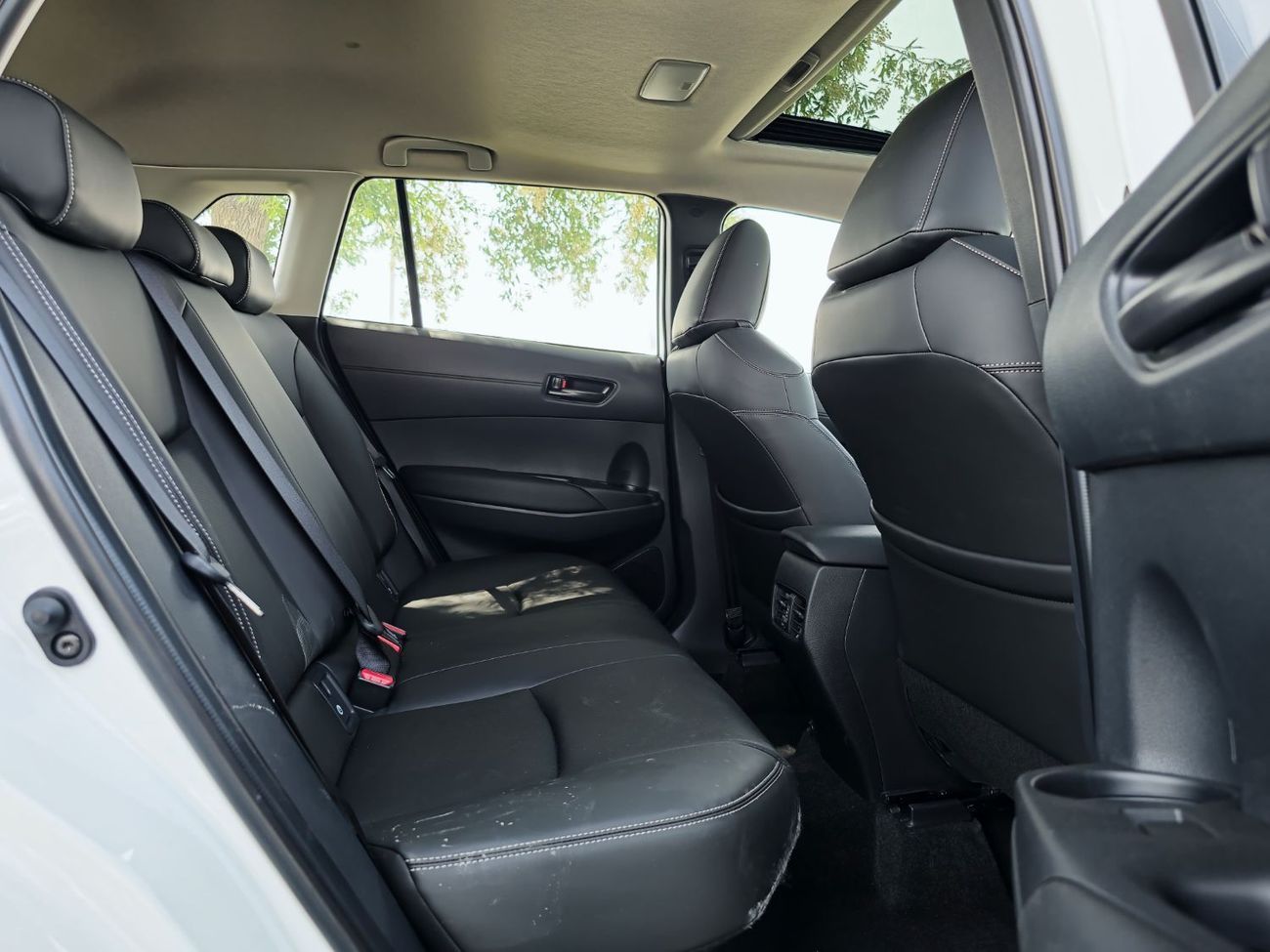 تويوتا كورولا كروس TOYOTA COROLLA CROSS 2.0L ELITE PLUS - FULL - 2025 - WHITE INSIDE BLACK