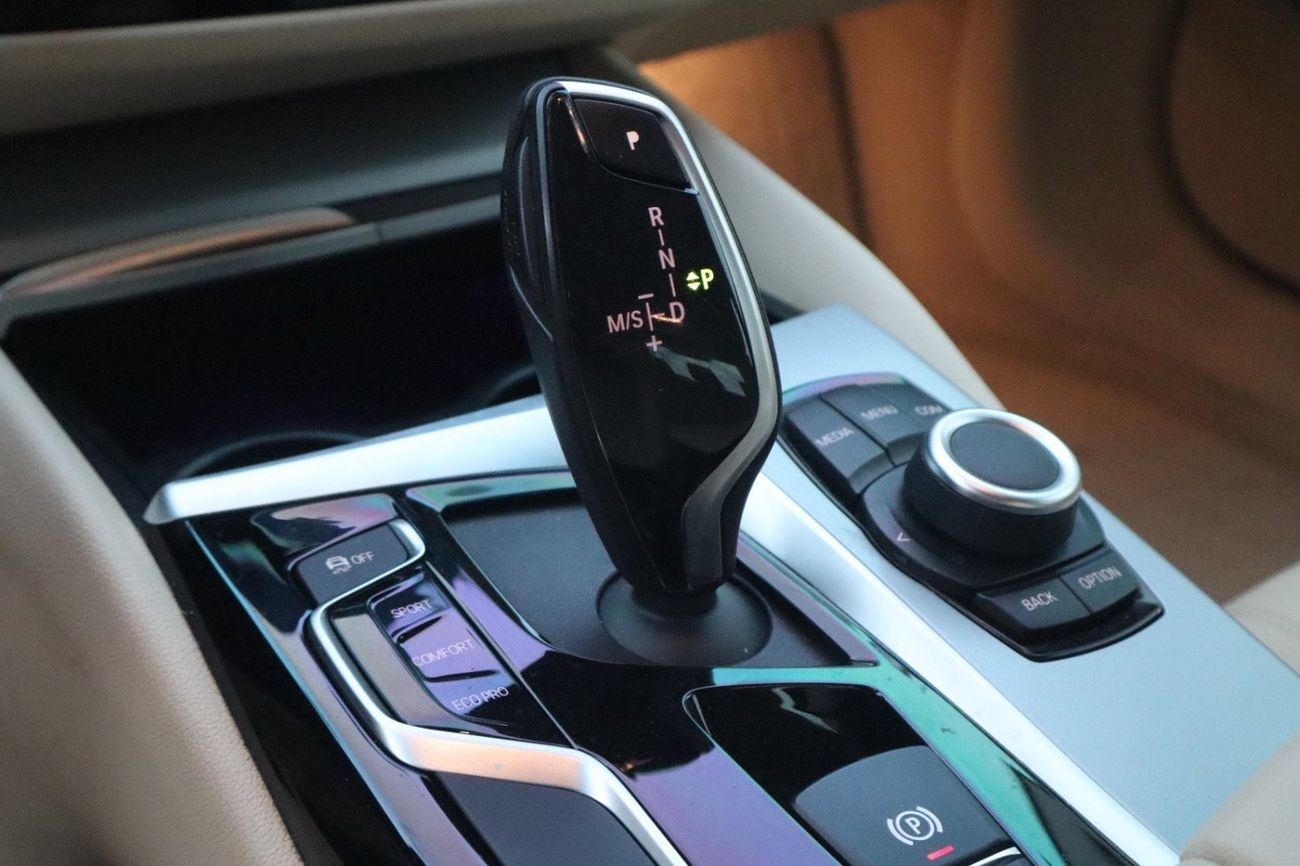 بي أم دبليو 520i Executive 1.6L