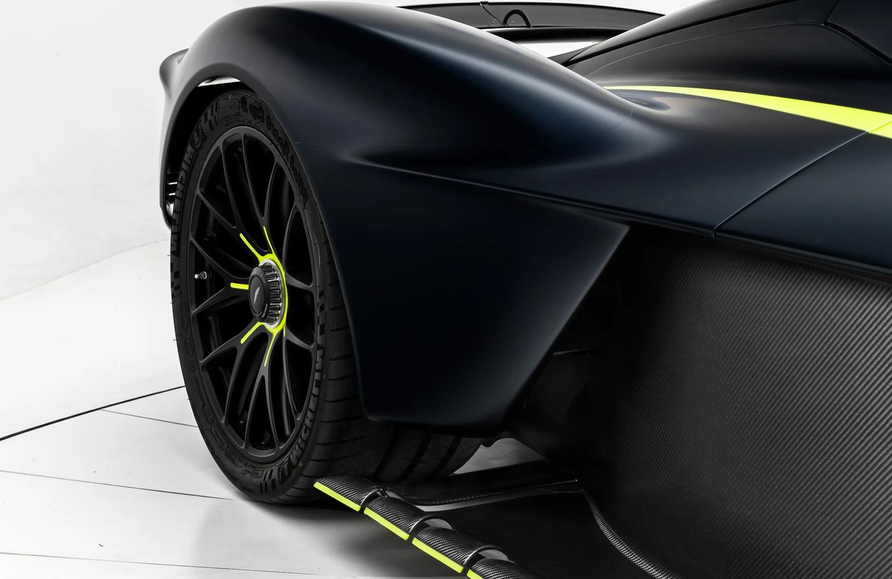 أستون مارتن فالكيري 6.5L V-12 Naturally Aspirated V12  Engine + eMotor