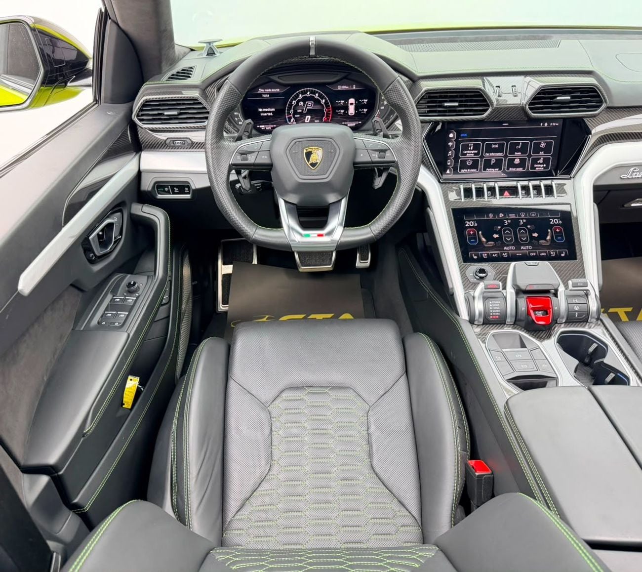 Lamborghini Urus STD 2022 Lamborghini Urus, Oct/2026 Lamborghini Warranty, Full Lamborghini Service History, GCC
