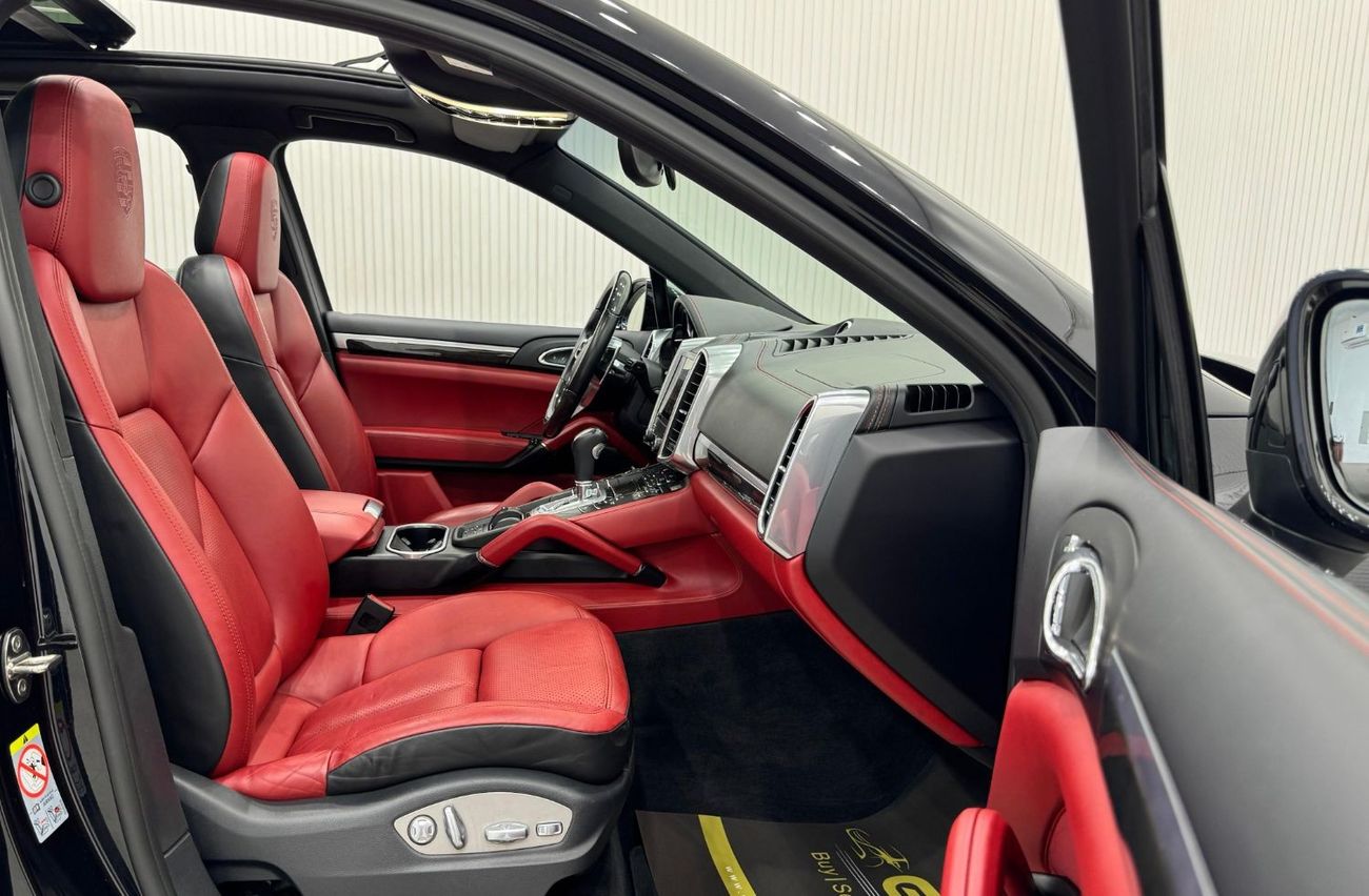 Porsche Cayenne S Platinum Edition 3.6L 2017 Porsche Cayenne Platinum Edition, Full Agency Service History, Excellen