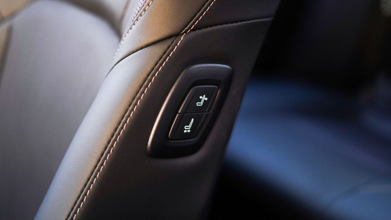 تويوتا كامري Limited 2.5L Hybrid