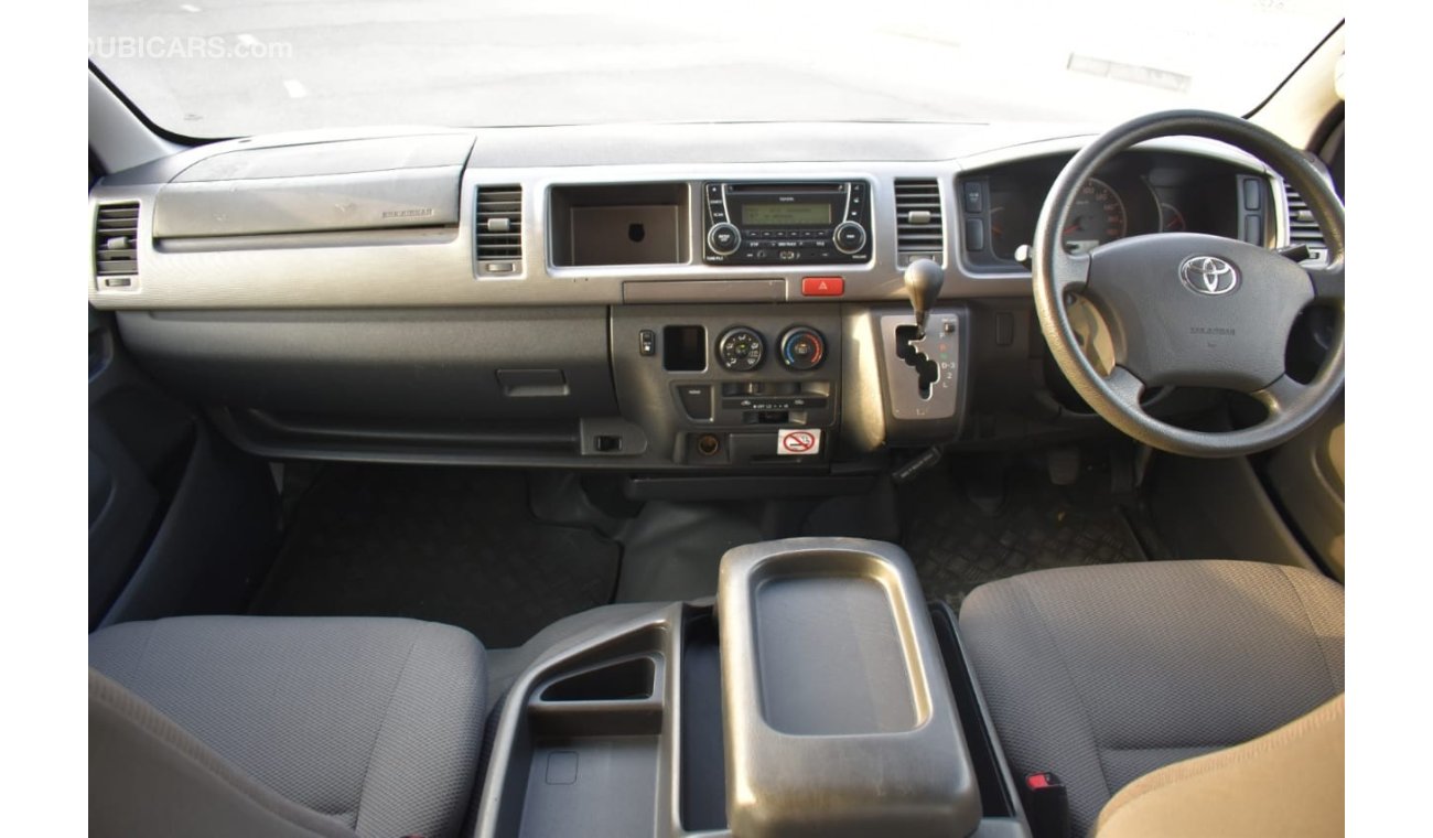 Toyota Hiace diesel right hand drive automatic gear 14 seats 3.0L