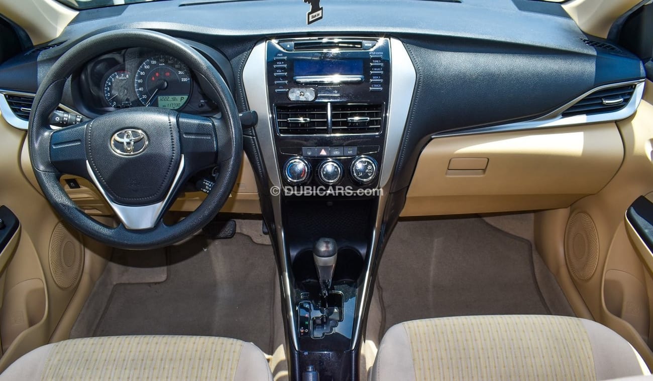 Toyota Yaris 1.5 L E