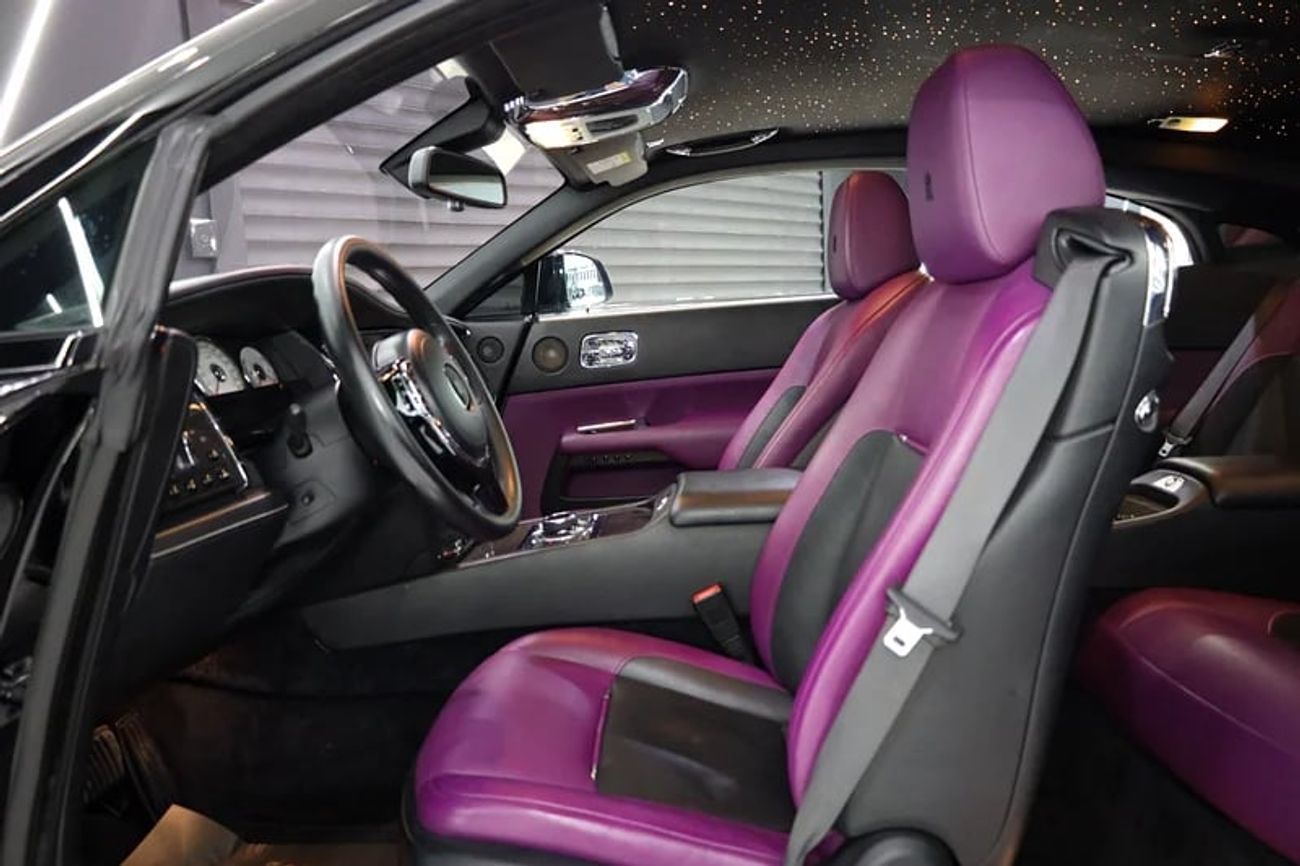 Rolls-Royce Wraith Black Badge, Starlights, Two-Tone Interior, GCC Specs!!