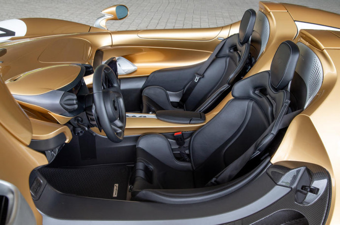 مكلارين إلفا interior - Seats