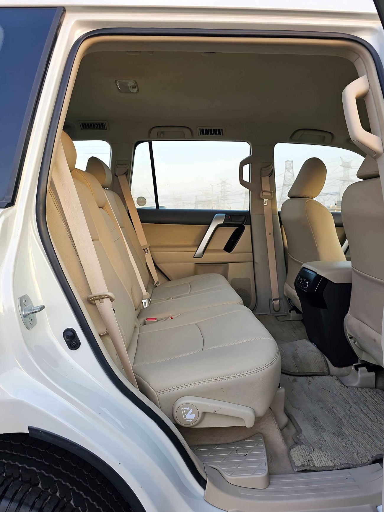 Toyota Prado GXR V6/ LOW MILEAGE/  LEATHER/ DVD CAMERA/  SPARE UP/ 1670 MONTHLY / LOT# 84633