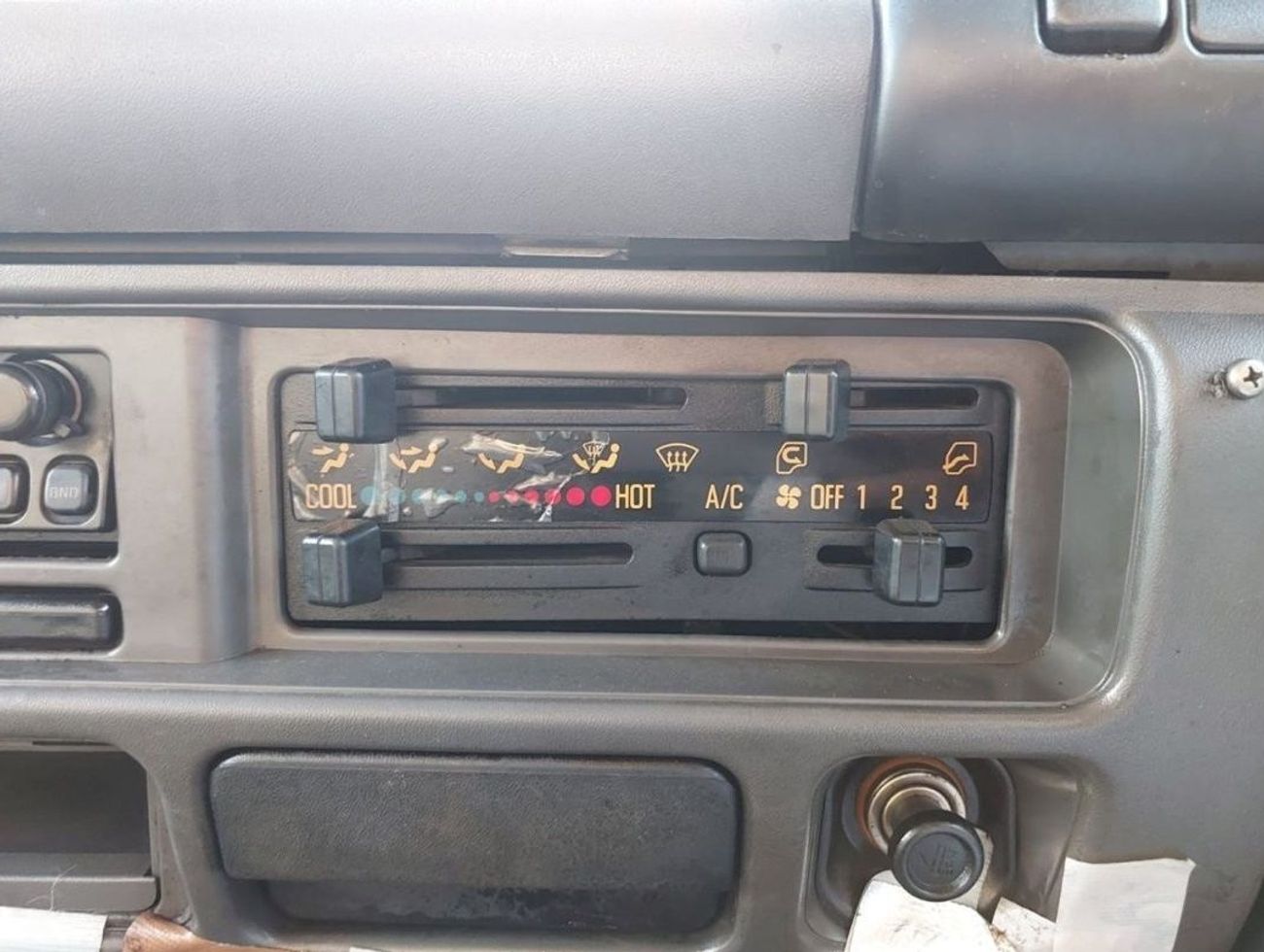 إيسوزو فوروارد ISUZU FORWARD JUSTON DUMPER RIGHT HAND DRIVE(PM00022)