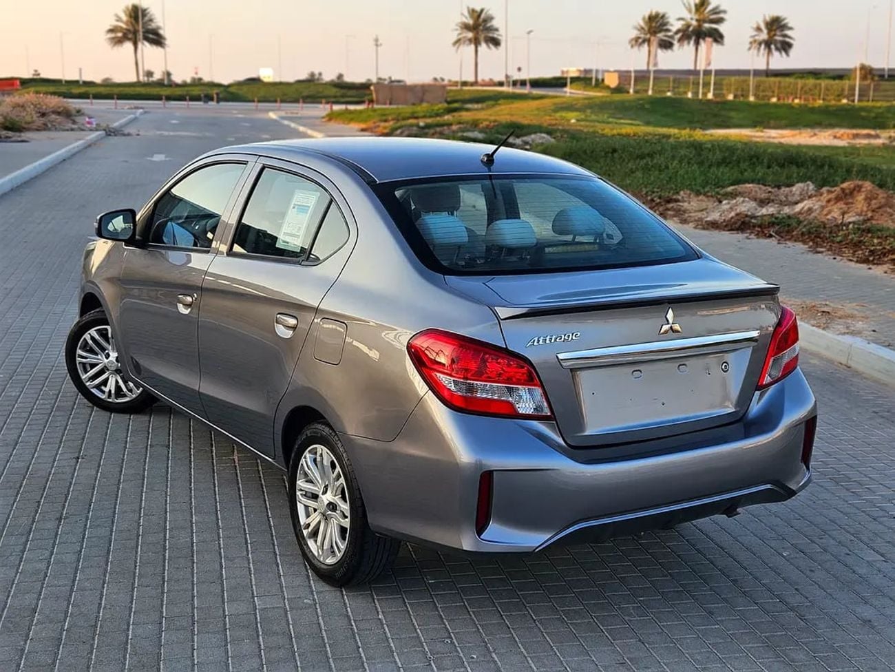 ميتسوبيشي اتراج GLX Medium Line | GCC Specs | Economical Reliable Family Sedan