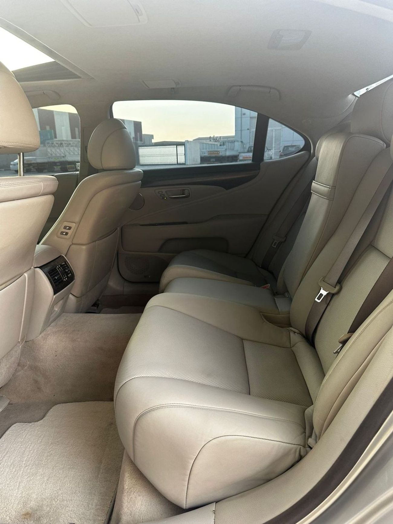 Lexus LS460 Lexus LS460L Model: 2007 Mileage: 180,000 miles Price: 22,000 dirhams Come to America Full option No