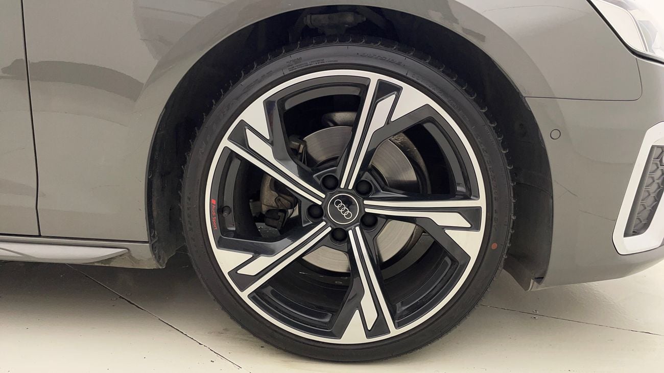 أودي A4 35 TFSI S LINE 2 | بدون دفعة مقدمة | اختبار القيادة في المنزل