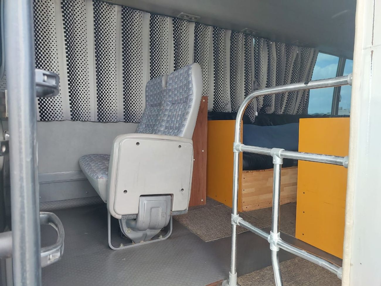 Nissan Civilian NISSAN CIVILIAN BUS RHD 2002 MODEL 4.1 L DIESEL AUTOMATIC(PM10515)