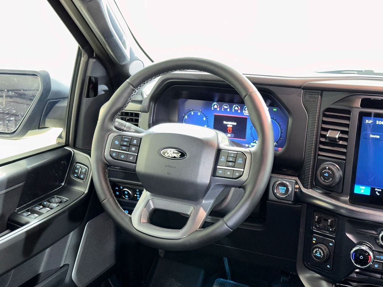 Ford F-150 1525H / FREE INSURANCE + REGISTRATION / AL TAYER MOTORS AL QOUZ SHOWROOM
