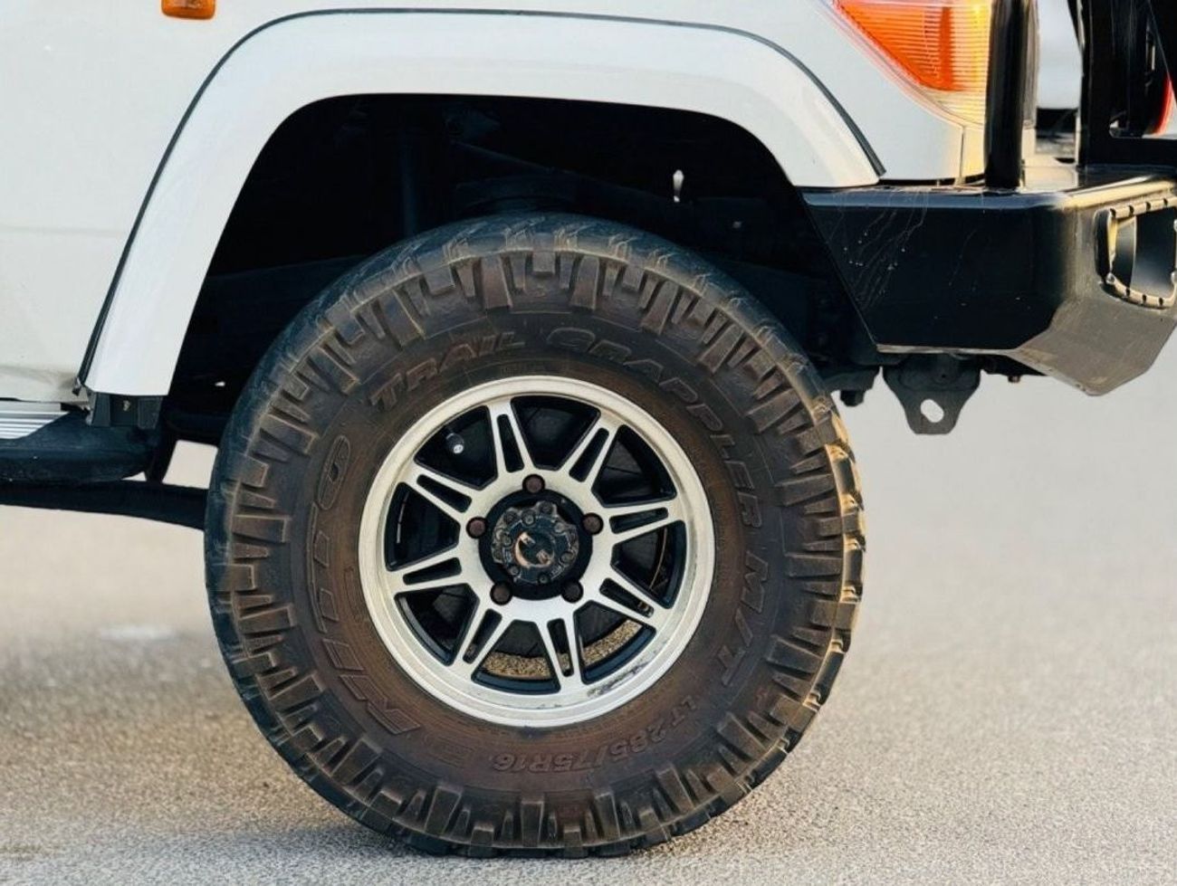 تويوتا لاند كروزر 70 Toyota Land Cruiser hardtop