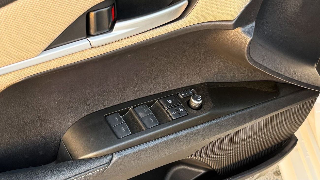 Toyota Camry Toyota Camry HEV LV Hybrid 2.5L  (GCC) - 2025