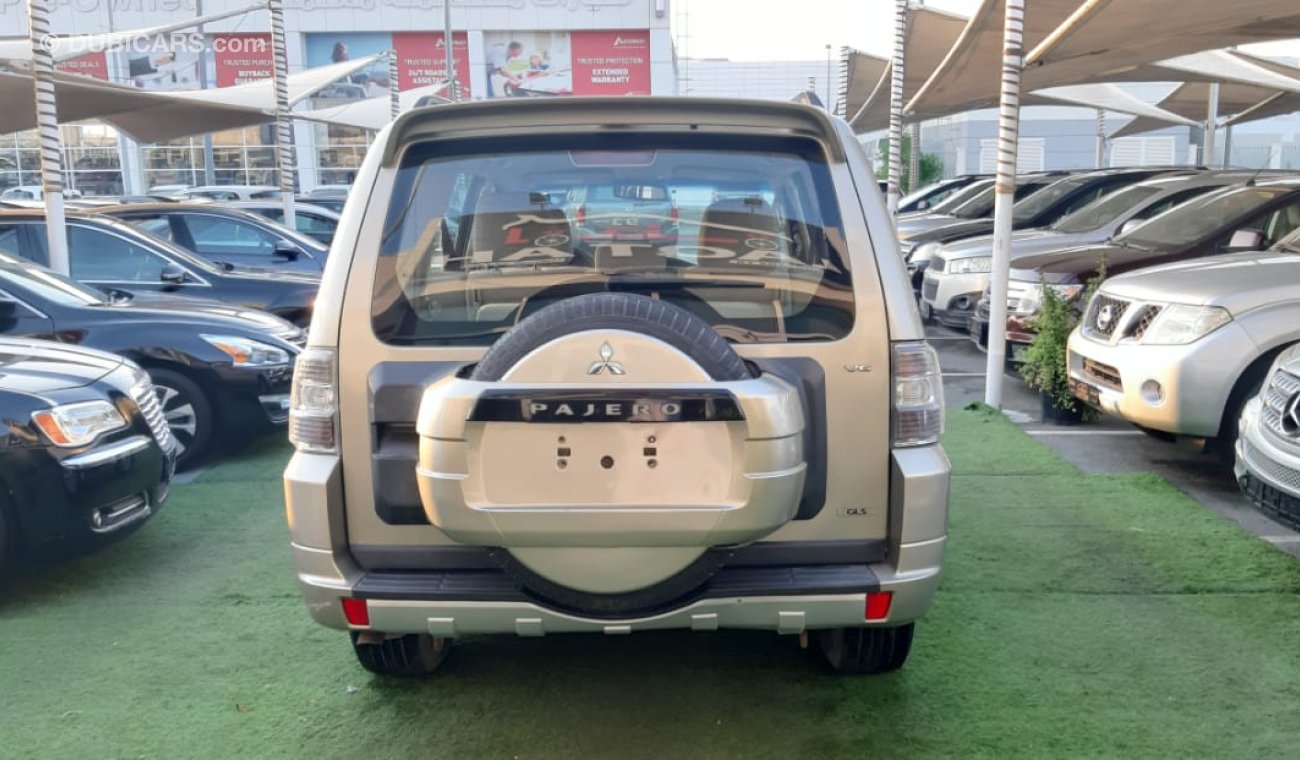 Mitsubishi Pajero Gulf Dye Agency No. 2, cruise control, rear camera, remote control, in excellent condition, you do n