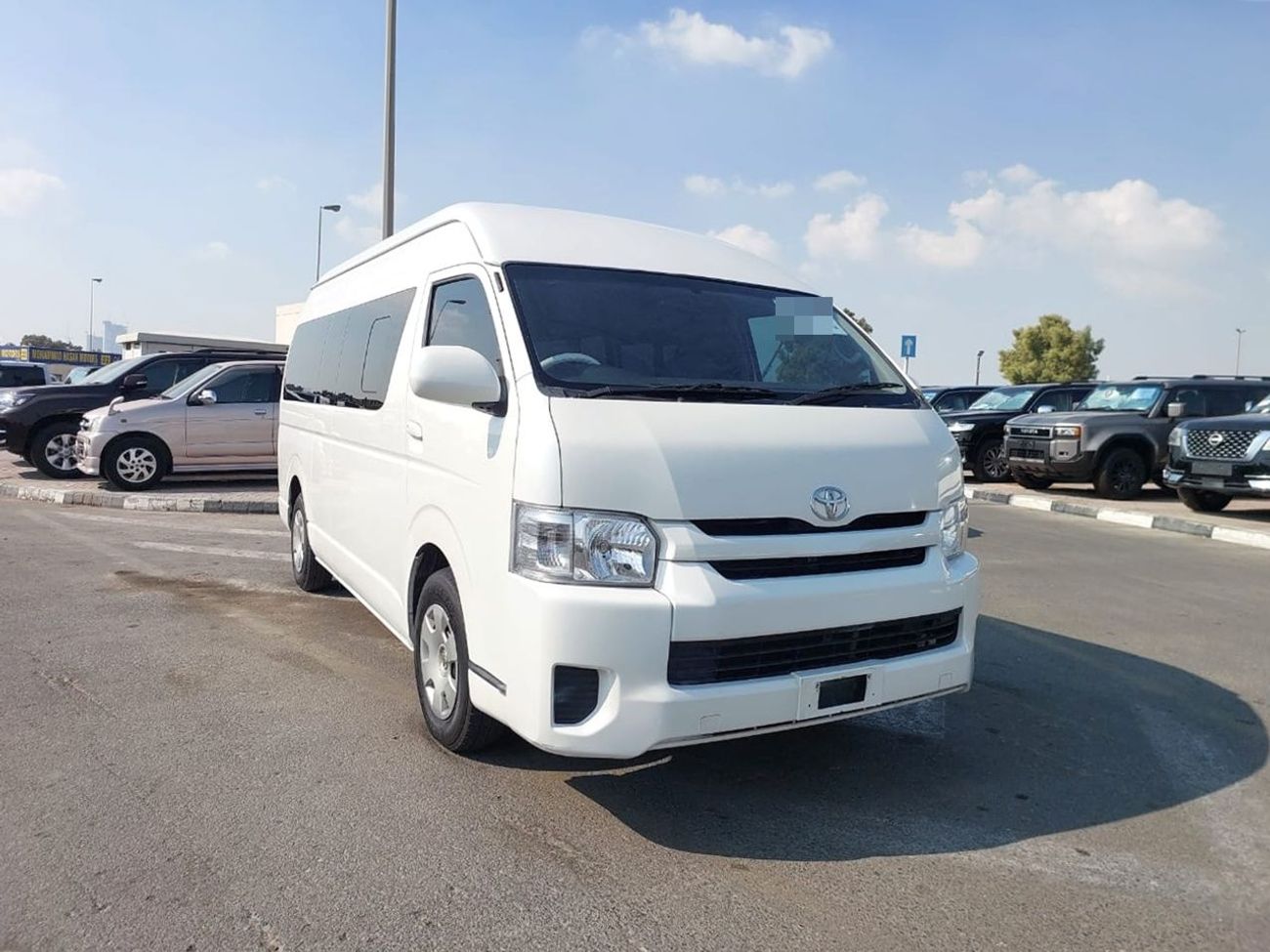 Toyota Hiace TOYOTA HIACE VAN RHD 2014 MODEL 3.0 L DIESEL AUTOMATIC(PM13716)