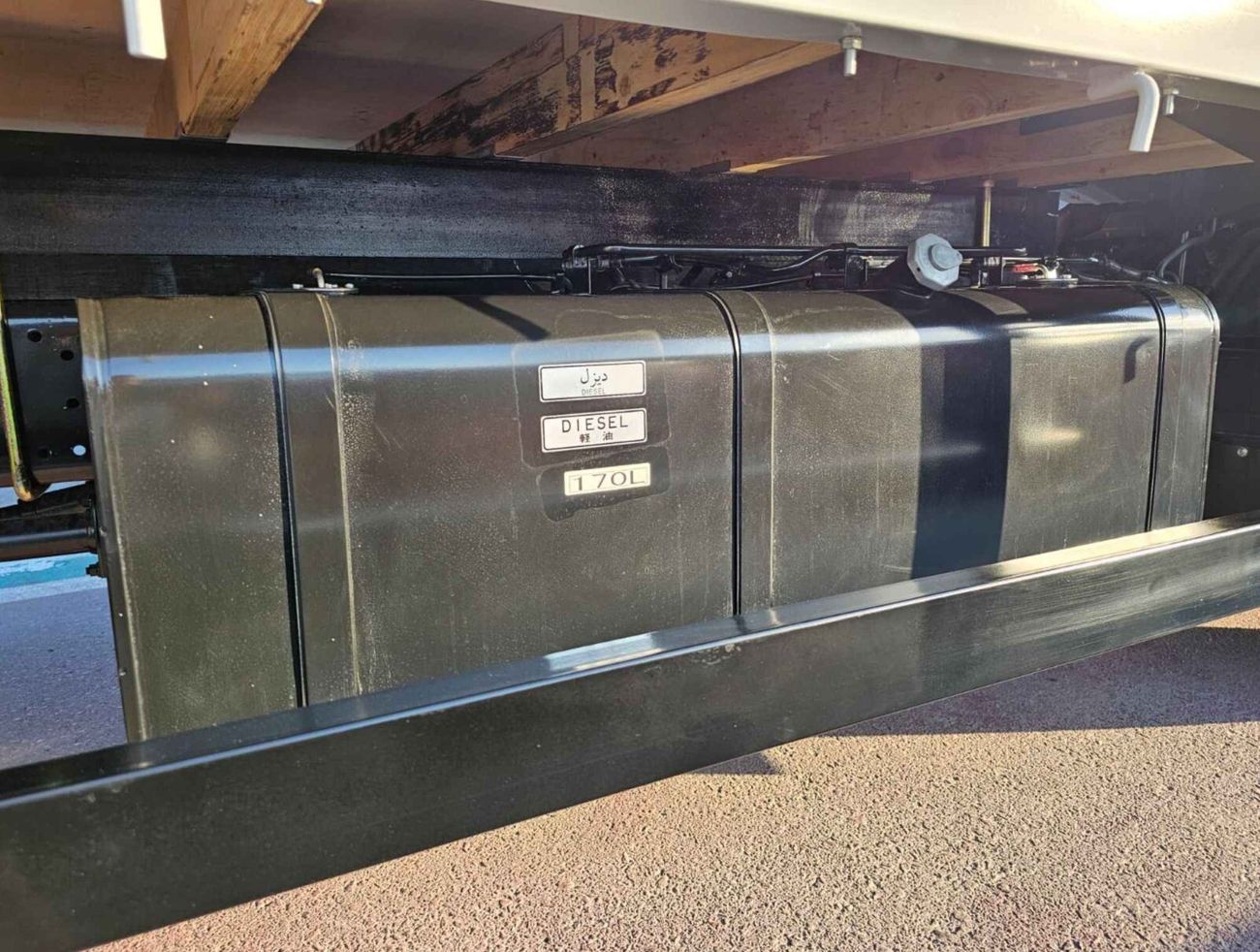 Mitsubishi Fuso Canter 4 TON CARGO BODY / ,4.2L DIESEL / SPECIAL PROMOTION