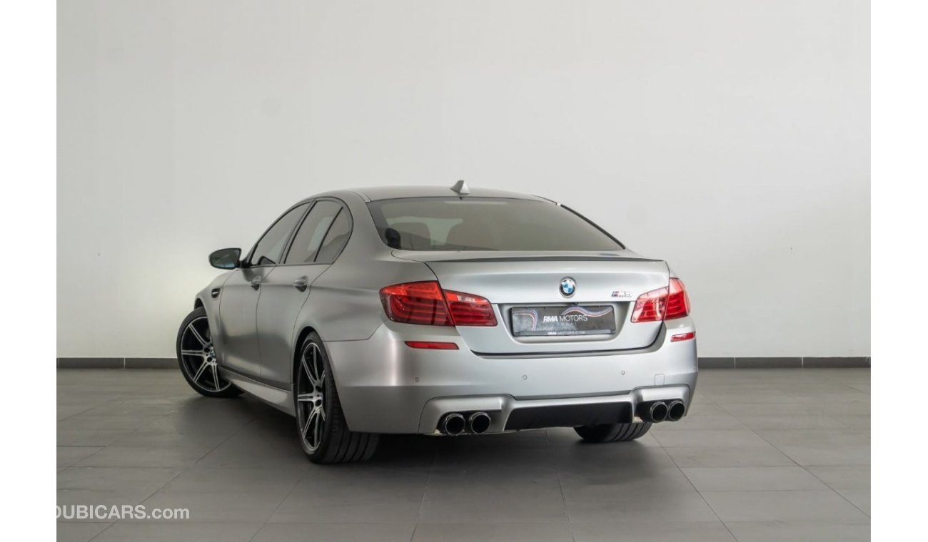 بي أم دبليو M5 2015 BMW M5 30 Jahre Limited Edition