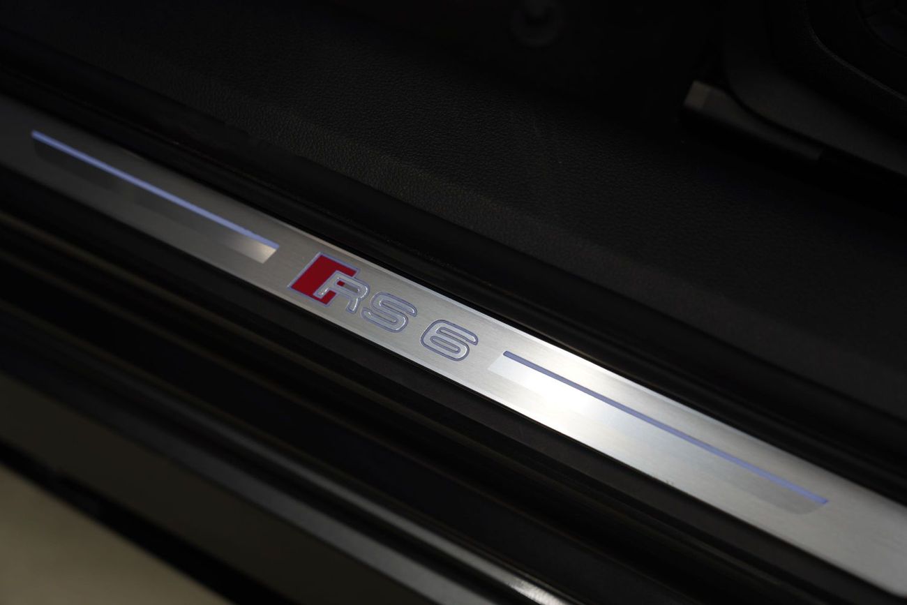 أودي RS6 quattro 4.0L