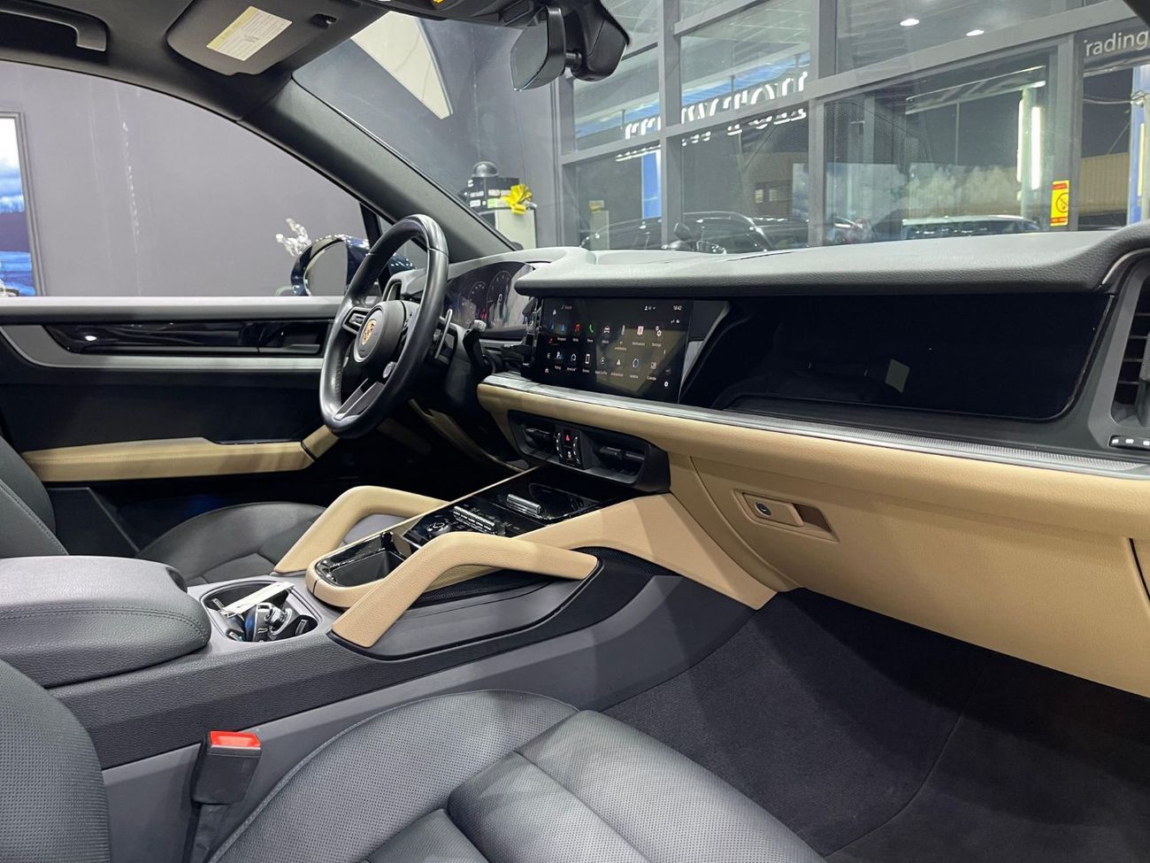 Porsche Cayenne Base