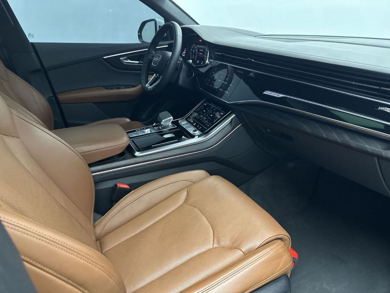 أودي Q8 55 TFSI quattro (340 HP) Luxury (Ref# 07009)