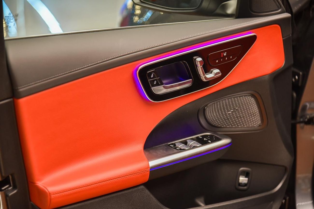 Mercedes-Benz C 200 ✔ Panoramic Roof ✔ Front/Rear sensors