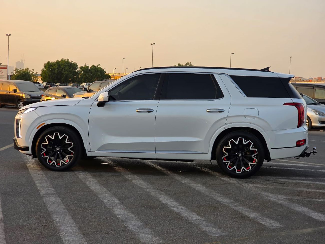 Hyundai Palisade 2021 Model Calligraphy Two sunroof and 360 camera