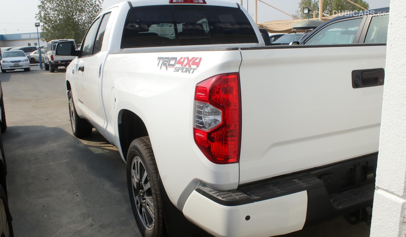 Toyota Tundra SR5 5.7L PETROL TRD SPORT DOUBLE CABIN PICKUP