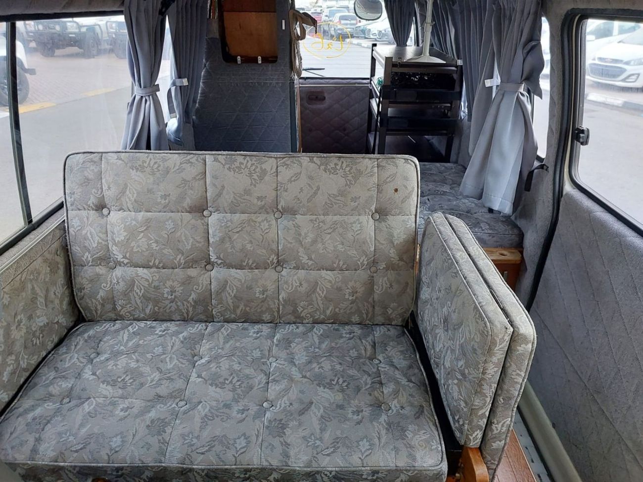 Toyota Hiace TOYOTA HIACE VAN RHD 1994  MODEL 2.7 L DIESEL AUTOMATIC(PM01681)