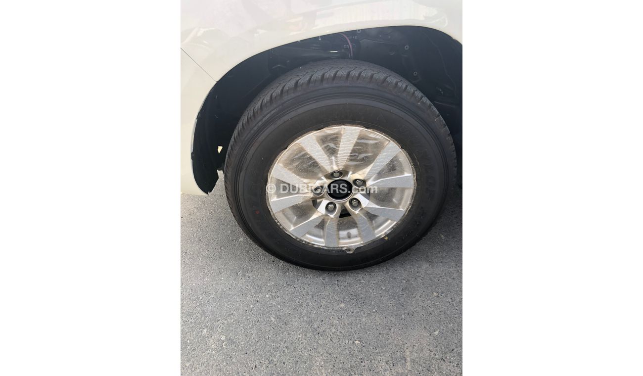 Toyota Land Cruiser GXR V8