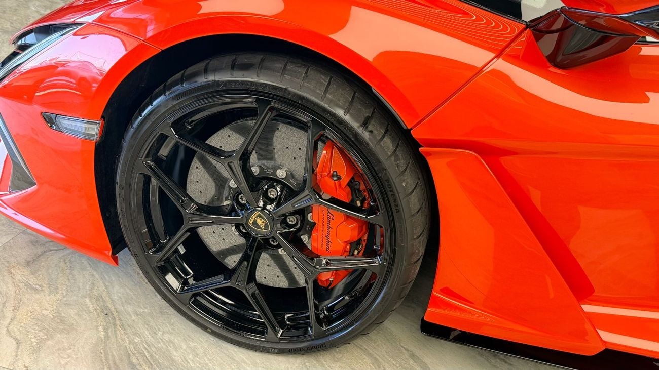 Lamborghini Revuelto Lamborghini Revuelto 2026 - Hybrid Powertrain (First-Ever)