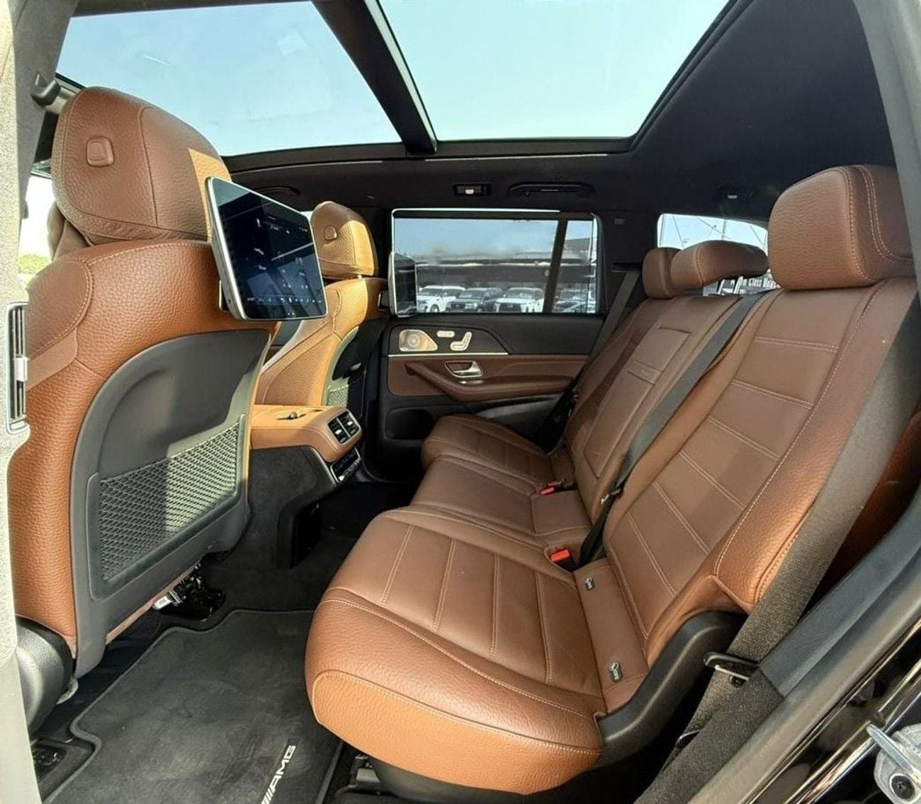 Mercedes-Benz GLS 450 4MATIC l MERCEDES GLS 450 l GCC SPECS l UNDER WARRANTY AND SERVICE CONTRACT l YEAR 2025 l