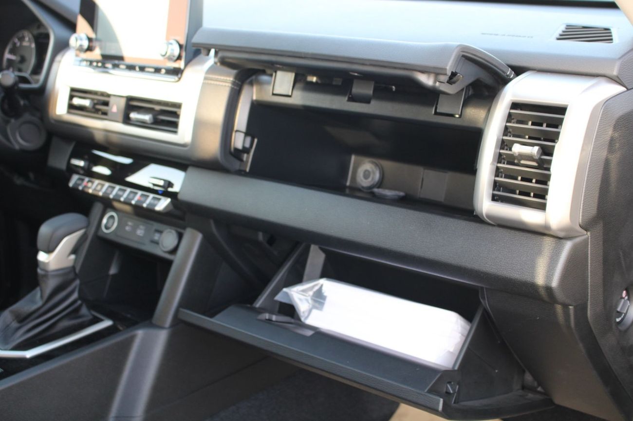 Mitsubishi L200 MITSUBISHI L200 2.4L DIESEL DOUBLE CABIN 4 X 4 SPORTERO AUTO